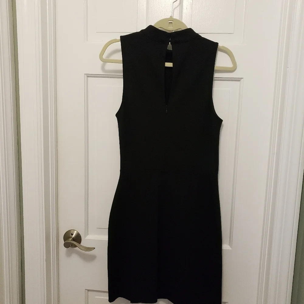Evereve Black Sleeveless Mock Neck Sheath Dress - Picture 12 of 14